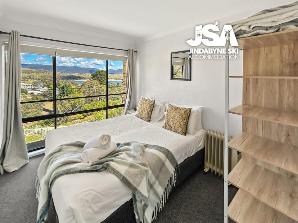 Bed, View (from property/room), View (from property/room), Bedroom