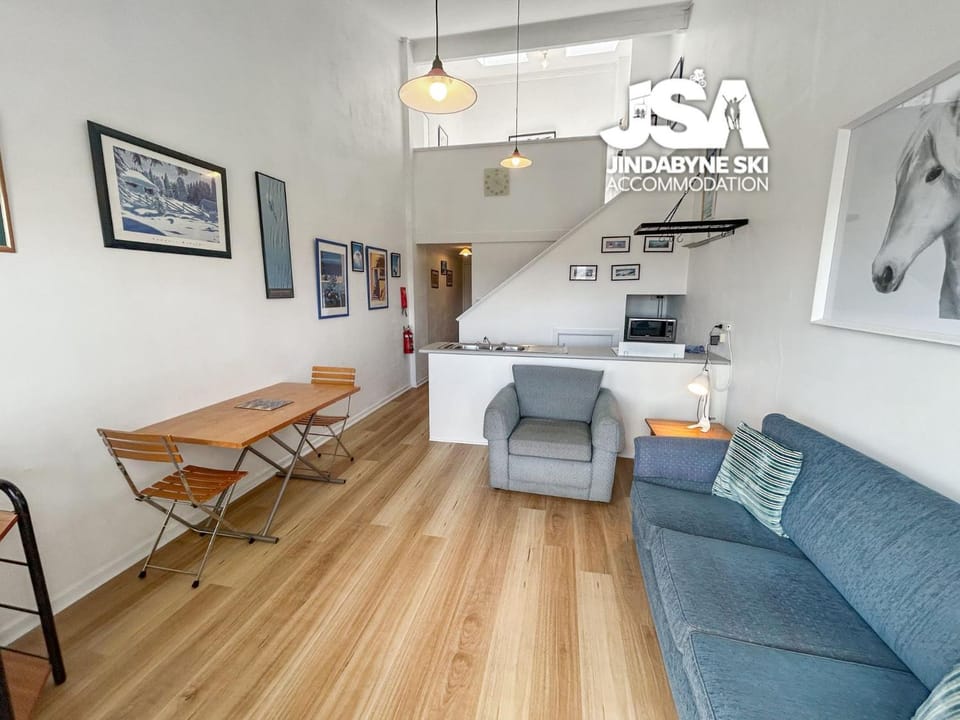 Kitchen or kitchenette, Living room, Seating area