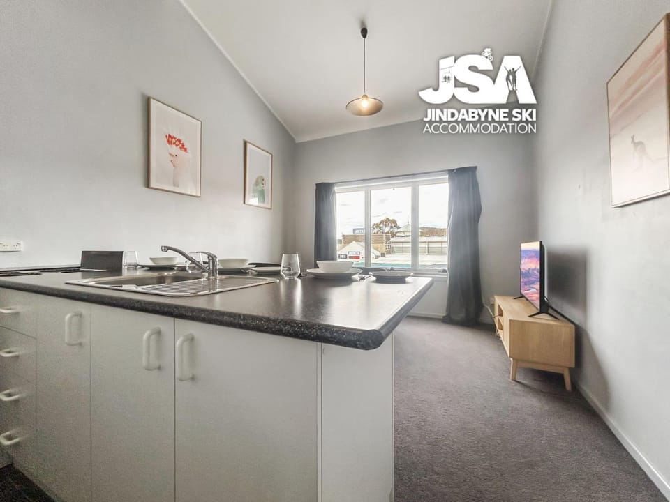 TV and multimedia, Kitchen or kitchenette, Living room