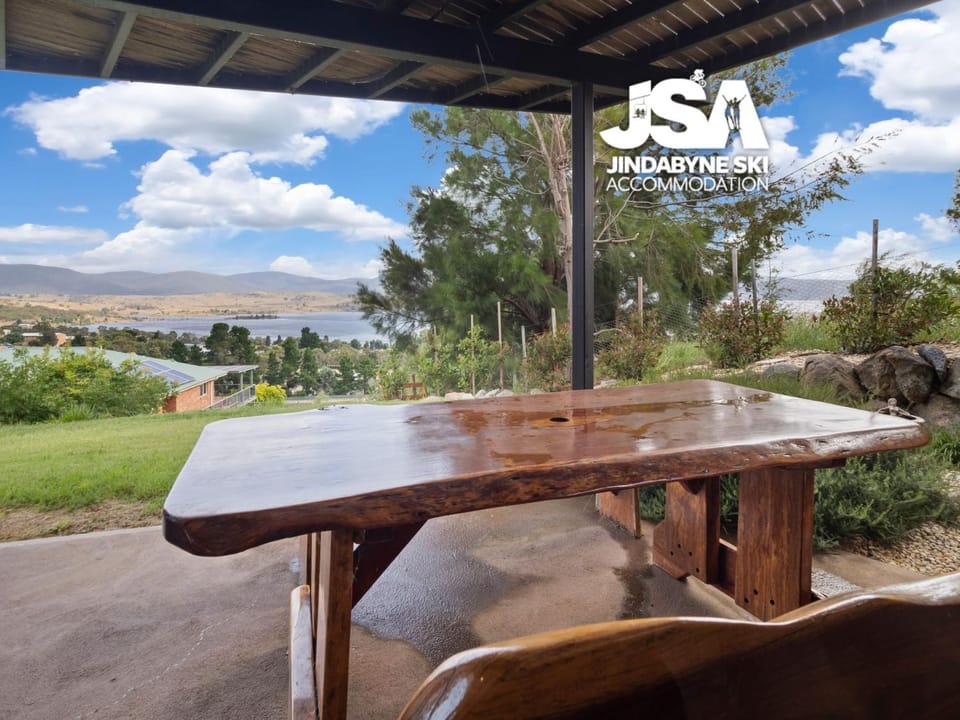 Patio, Natural landscape, Balcony/Terrace, Dining area, Lake view, Mountain view