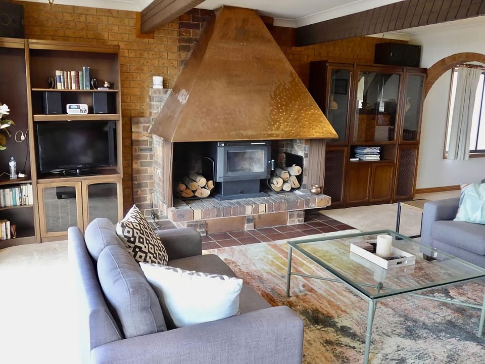 Living room, Decorative detail, fireplace, flat iron