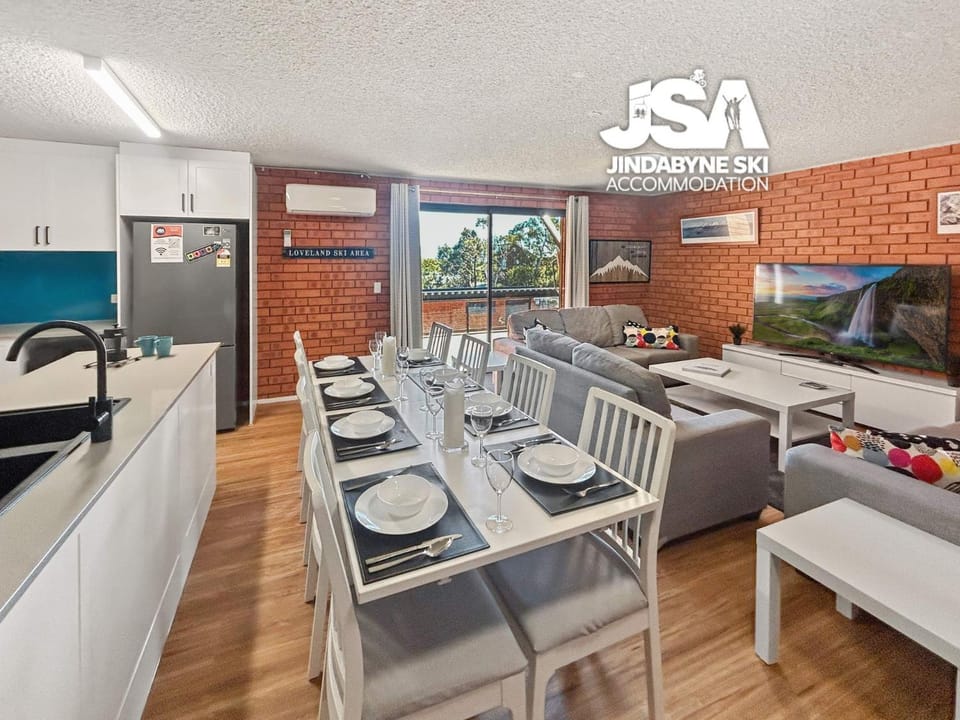Balcony/Terrace, Kitchen or kitchenette, Living room, Seating area, Dining area