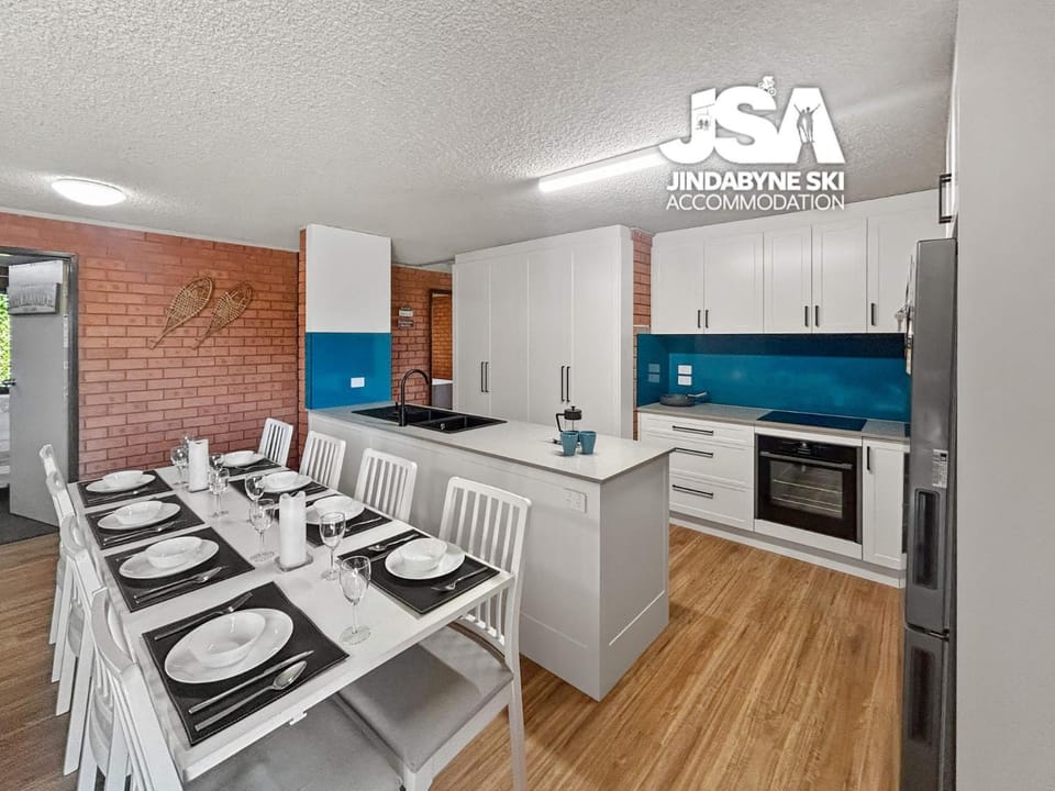 Kitchen or kitchenette, Dining area, dishwasher, oven, stove, toaster