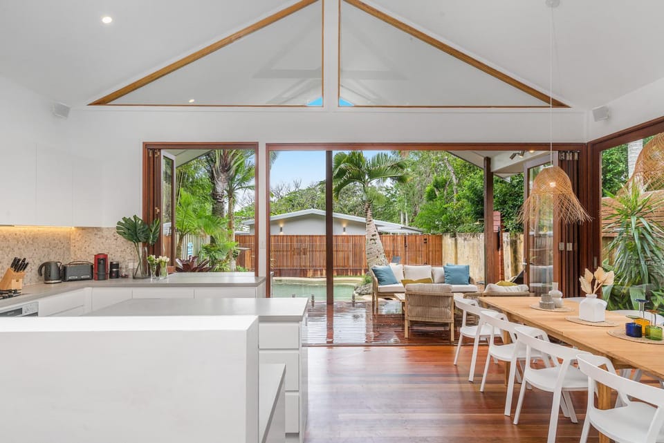 Living room, Seating area, Dining area, Garden view