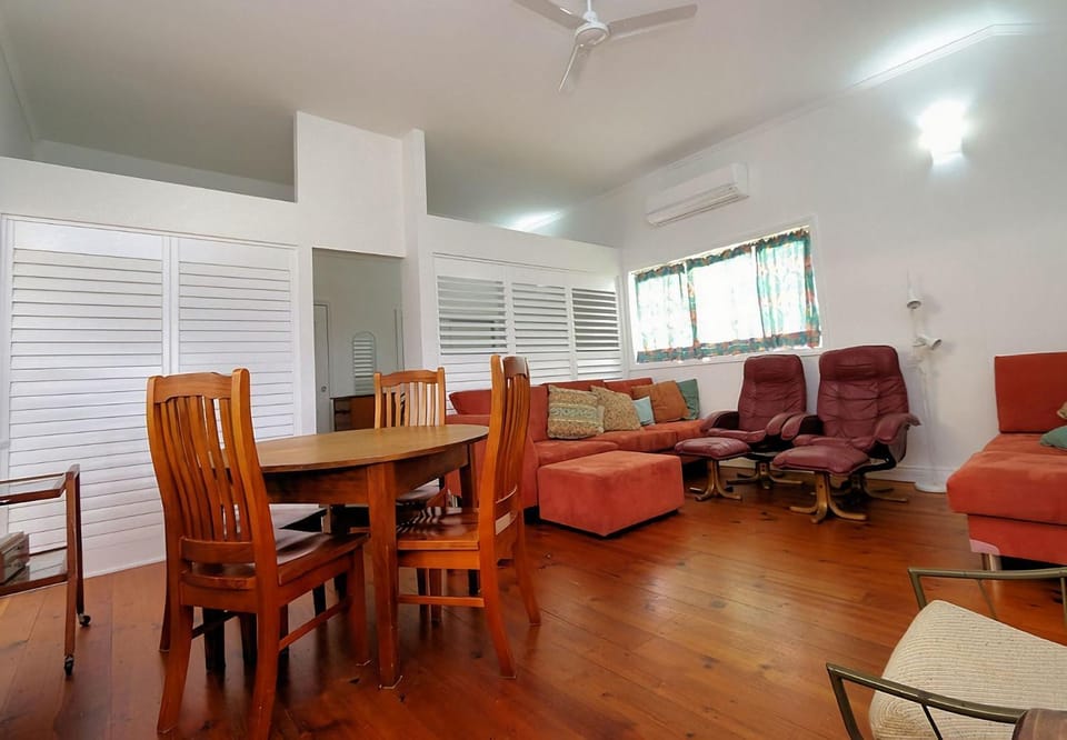 3 Park Street House in Elliott Heads