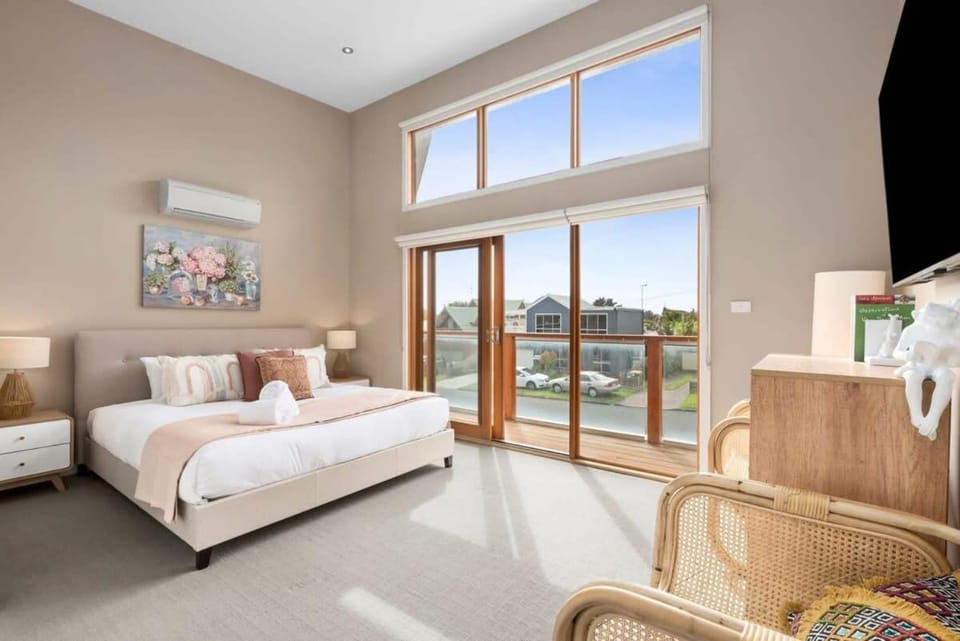 Bed, Balcony/Terrace, Bedroom