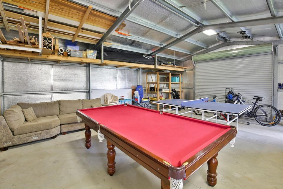 Callala Calm Pet Friendly 5 Mins Walk to Beach House in Callala Bay
