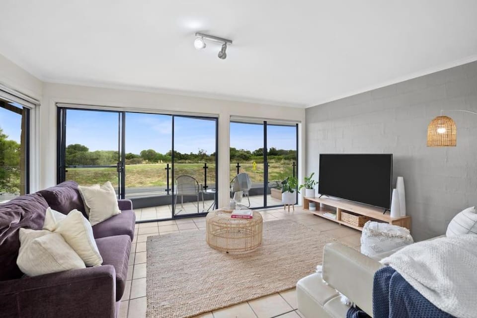 On The Esplanade - Sea Front Apartment Apartment in Torquay