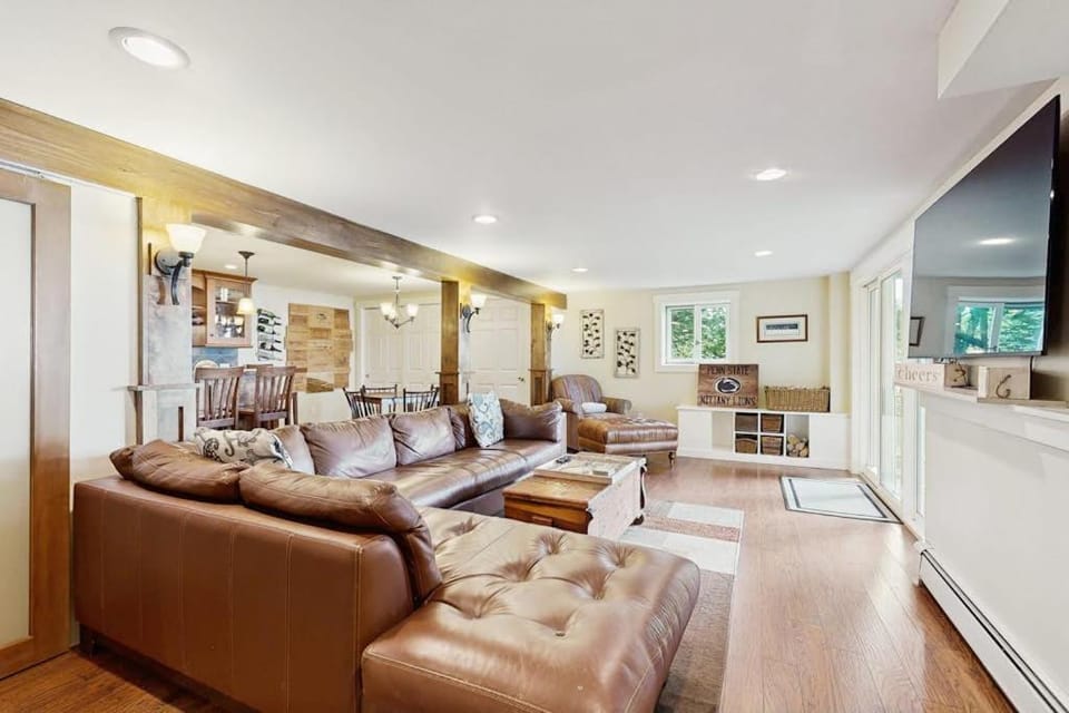 TV and multimedia, Living room, Seating area