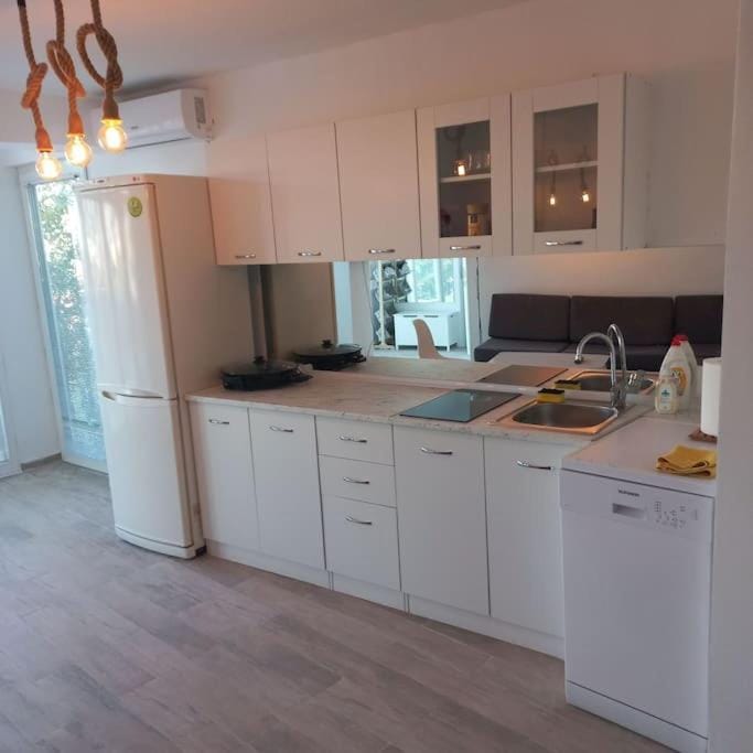 Lovely 1- bedroom condo close to downtown Apartment in Skopje
