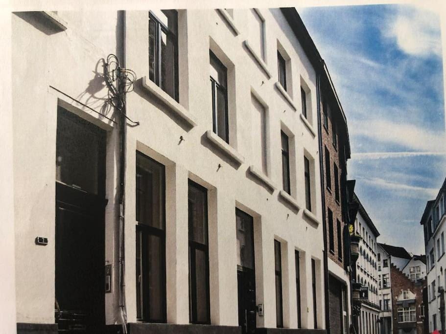 Property building, Street view