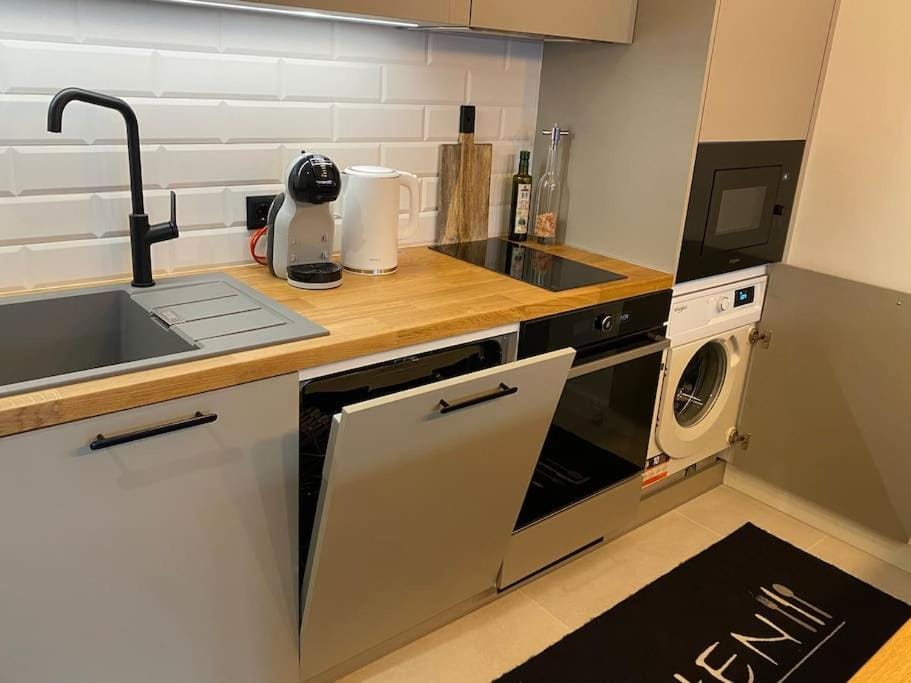 Modern 2-bedroom apartment with terrace & free parking Apartment in Estonia