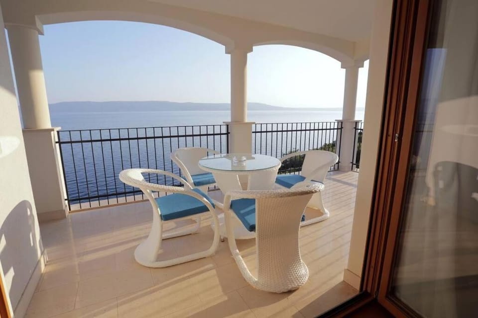 View (from property/room), Balcony/Terrace, Sea view