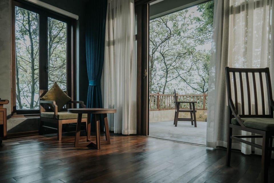 View (from property/room), Balcony/Terrace, Seating area