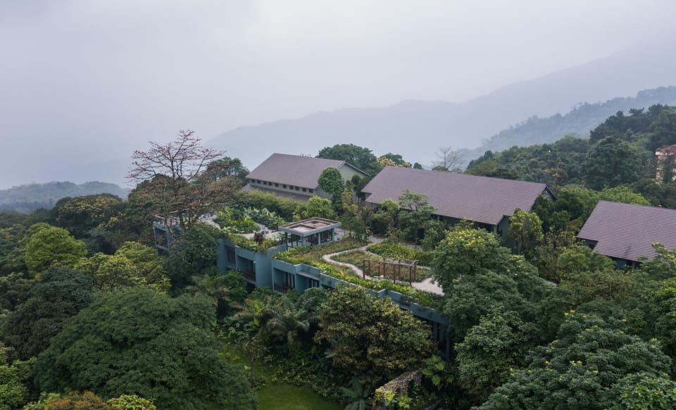 Property building, Day, Natural landscape, Bird's eye view, Mountain view