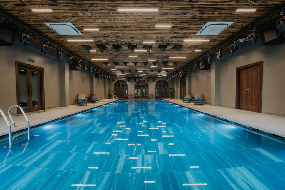Pool view, Swimming pool