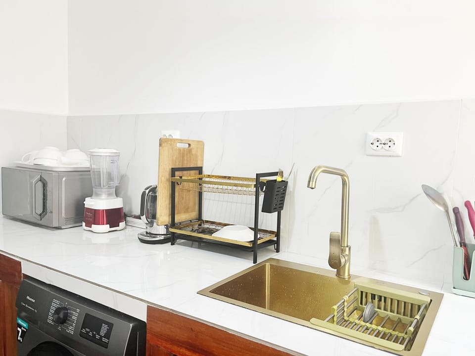 Kitchen or kitchenette, microwave, washing machine, kitchen