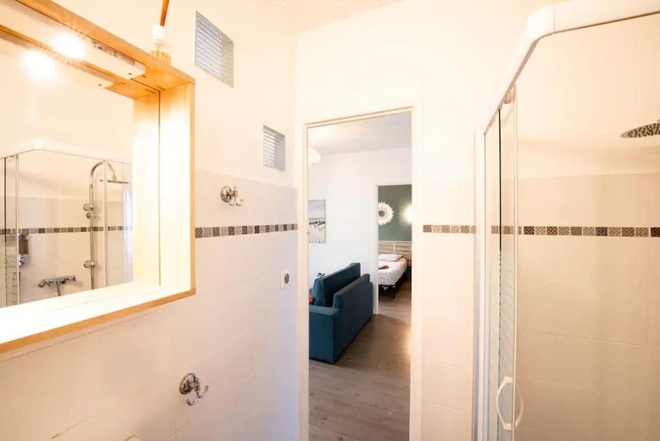 appartement n2 centre village, clim, parking gratuit Apartment in Le Grau-du-Roi