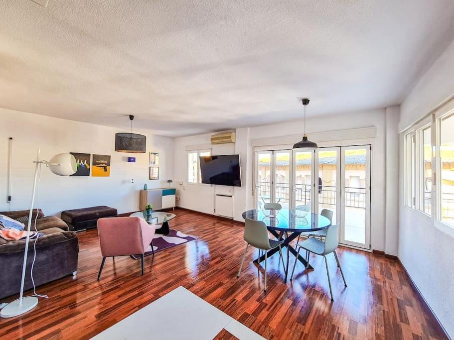 Communal lounge/ TV room