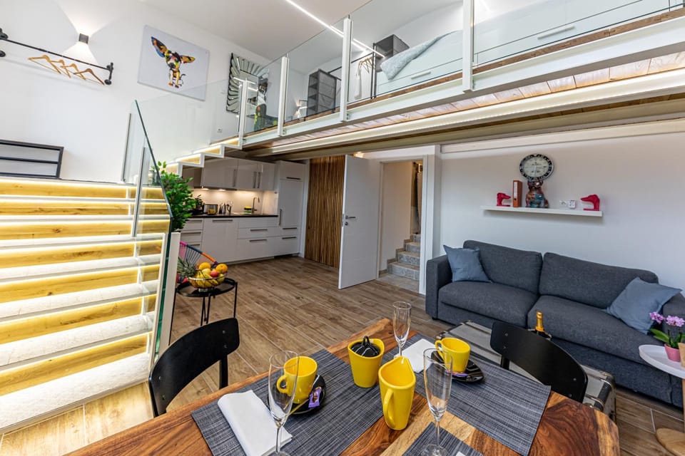 Kitchen or kitchenette, Living room, Photo of the whole room, Seating area, Dining area