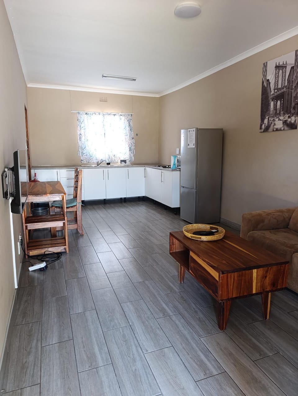 Kitchen or kitchenette, Living room