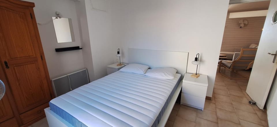AS22244- P4 Vue Mer, sur la plage à 2 pas du Centre Ville avec parking privé Apartment in Le Grau-du-Roi