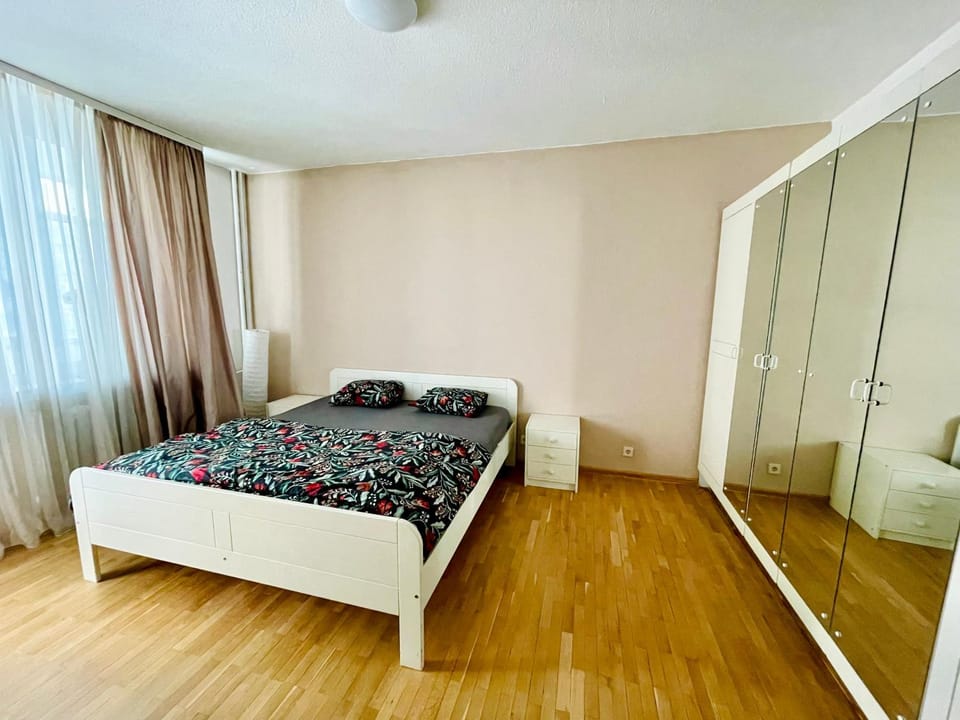 Bed, Photo of the whole room, Bedroom, towels, wardrobe