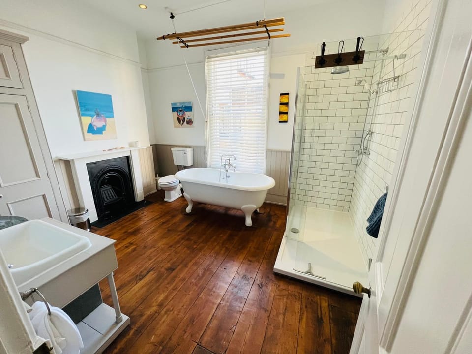 Shower, Toilet, Bathroom, Photo of the whole room, Bath