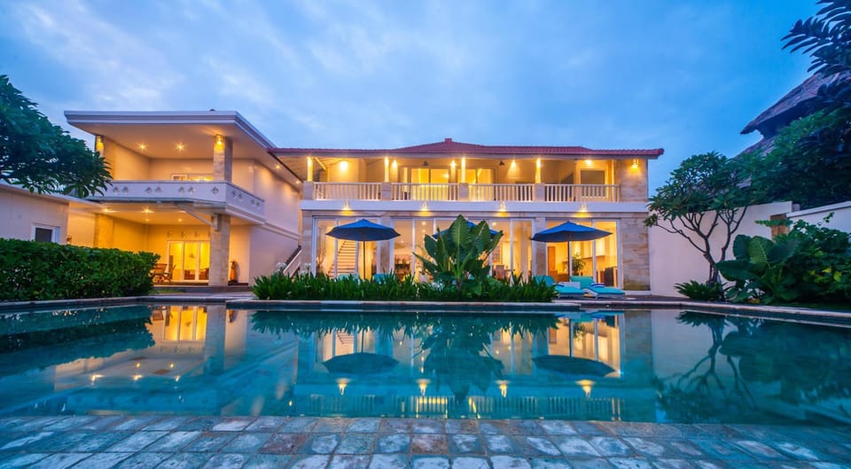 Property building, Swimming pool