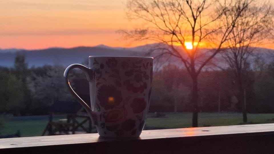 Coffee/tea facilities, Mountain view, Sunrise