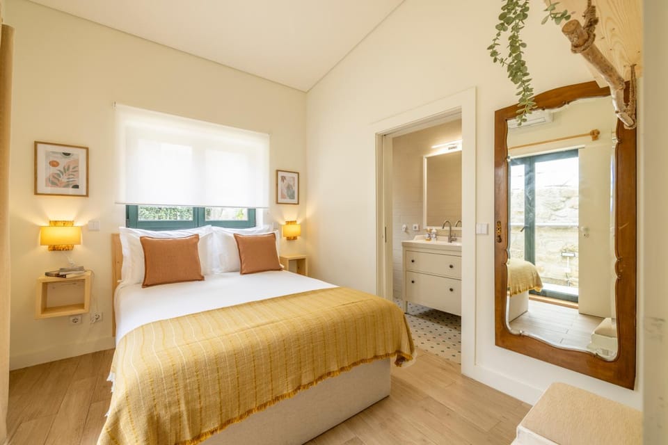 Bed, Bedroom, air conditioner