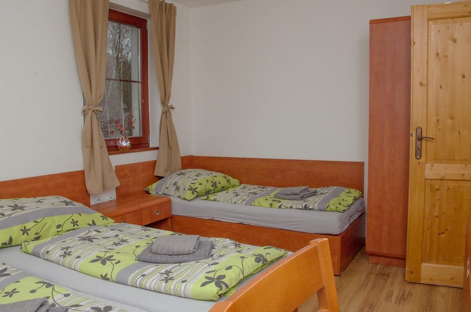 Bed, Bedroom, towels, wardrobe