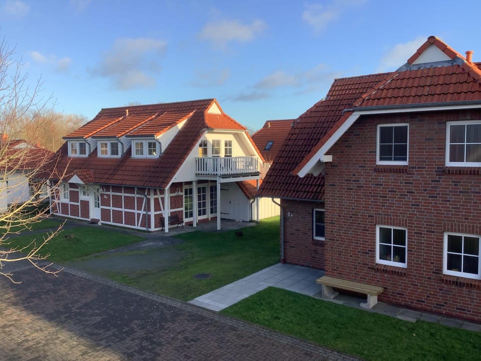Property building, Neighbourhood
