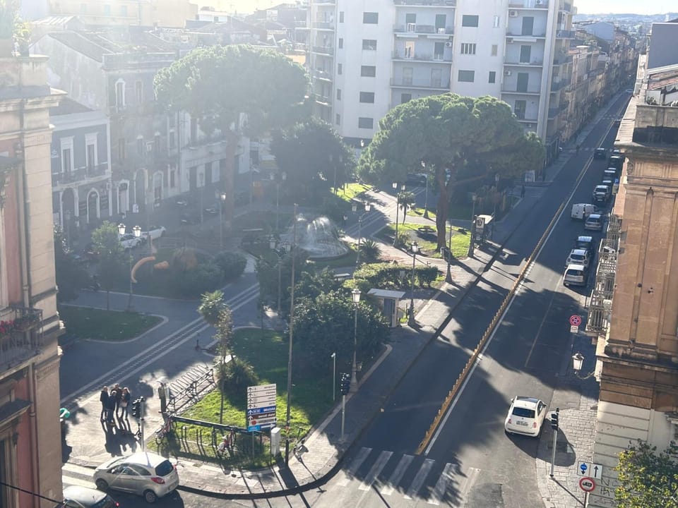 Neighbourhood, Balcony/Terrace, City view, Street view