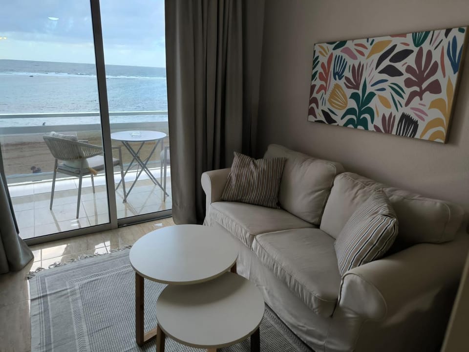 Living room, Sea view