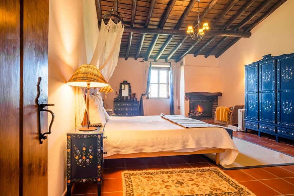Bedroom, flat iron