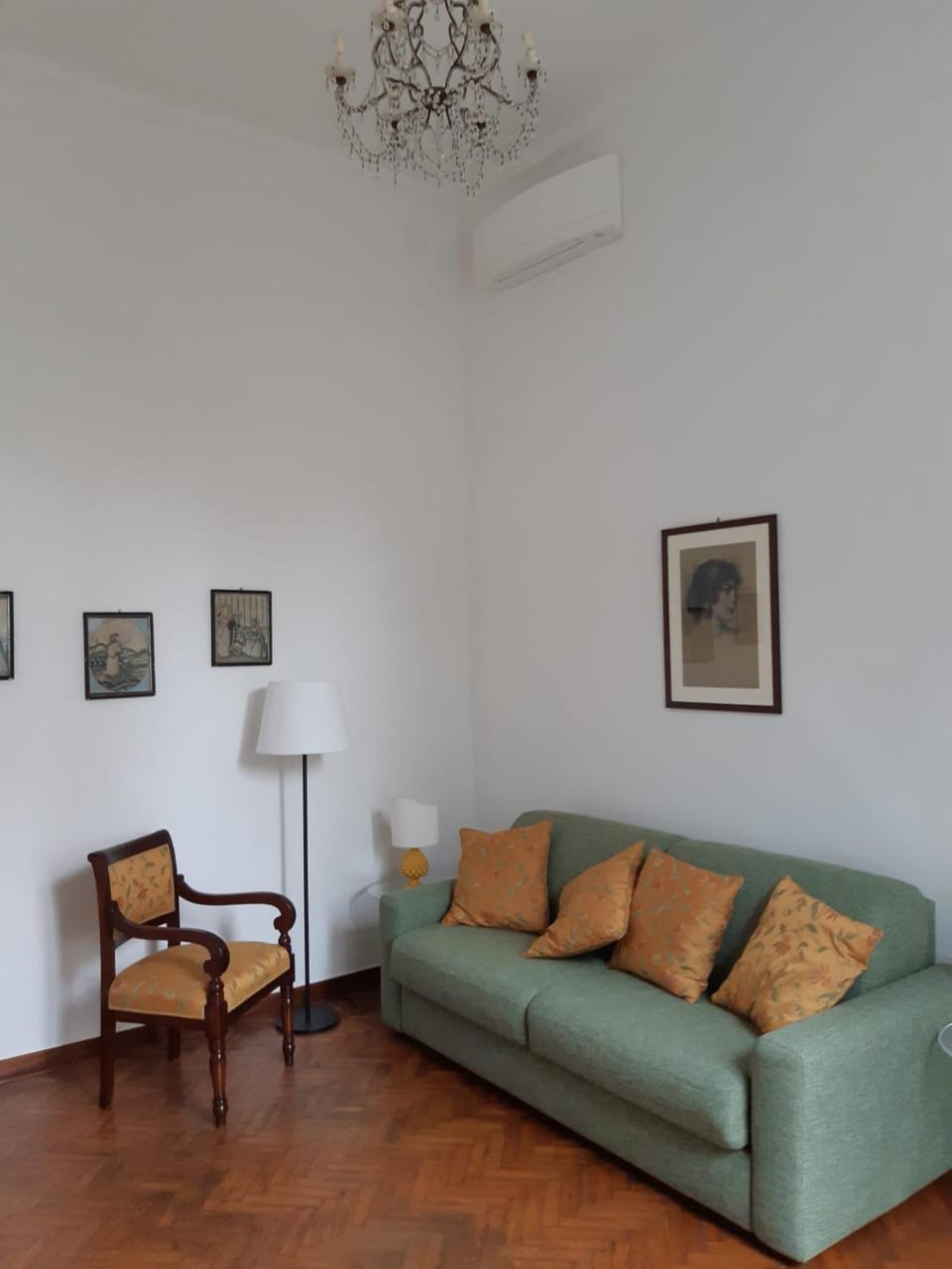 Living room, Bedroom, air conditioner