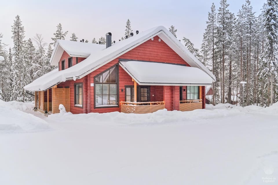 Property building, Natural landscape, Winter