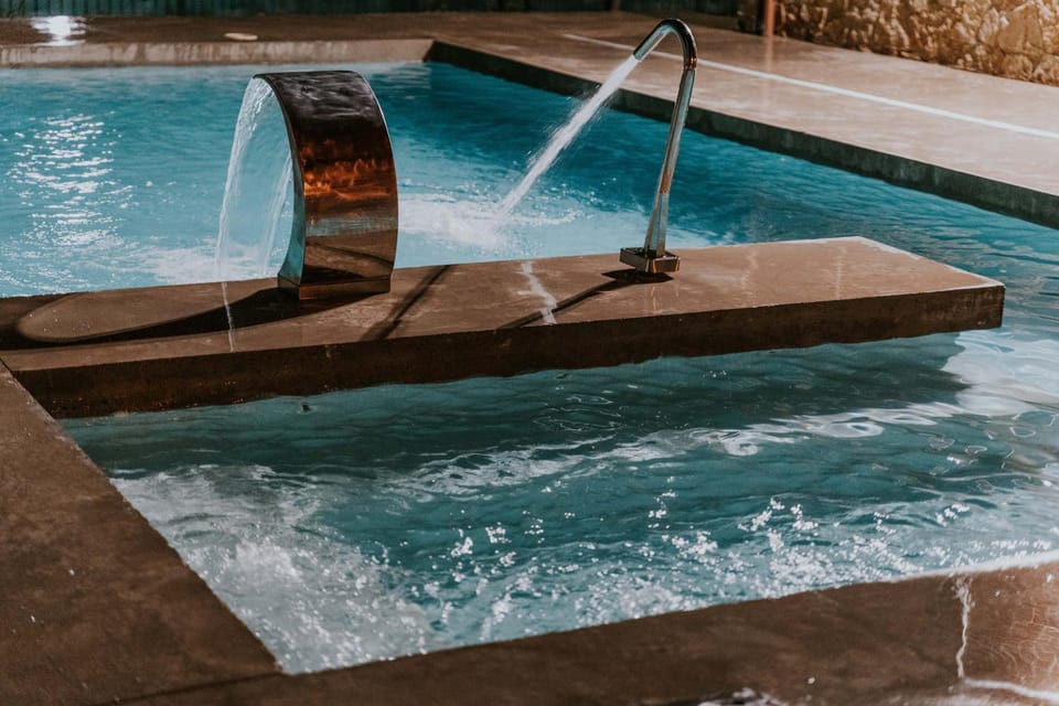 Hot Tub, Swimming pool