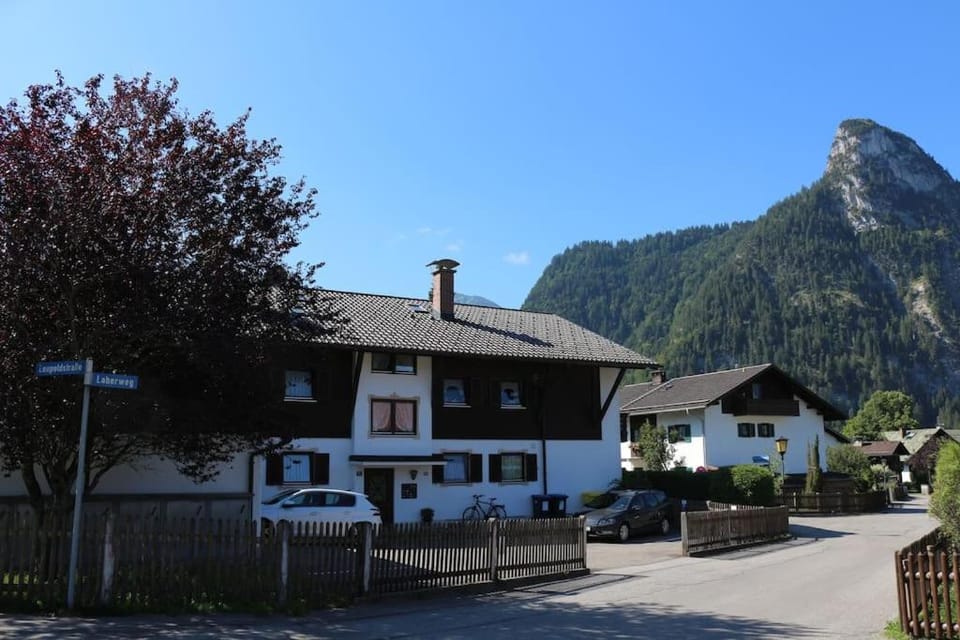 Property building, Neighbourhood, Natural landscape, Mountain view, Parking