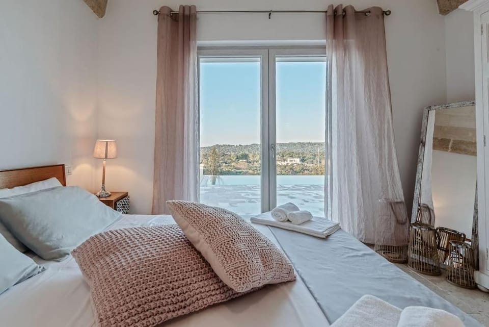 Bed, Natural landscape, Photo of the whole room, Bedroom, Sea view, towels
