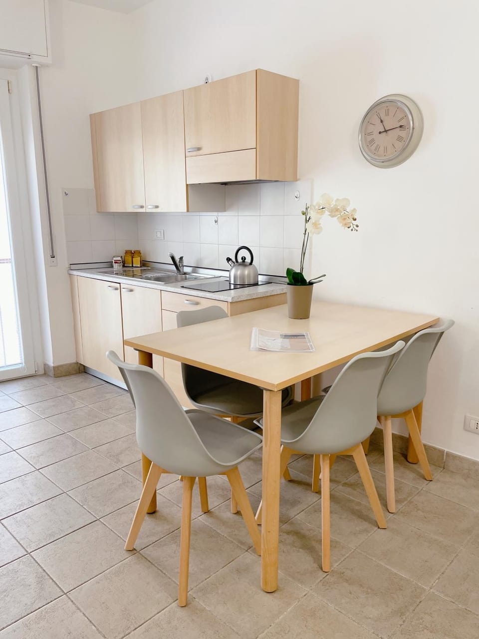 Kitchen or kitchenette, Living room, kitchen