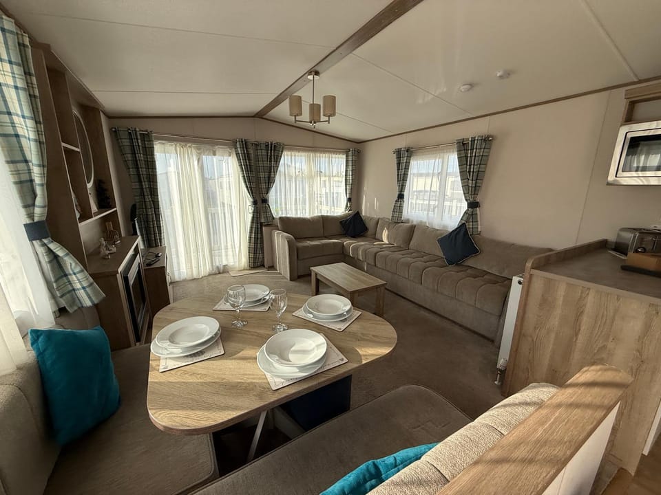 Palm Grove 182 - Pet friendly, WiFi, close to beach and clubhouse - Golden Palm Resort - Meadow Lakes Caravan & Lodge Hire Apartment in Chapel Saint Leonards