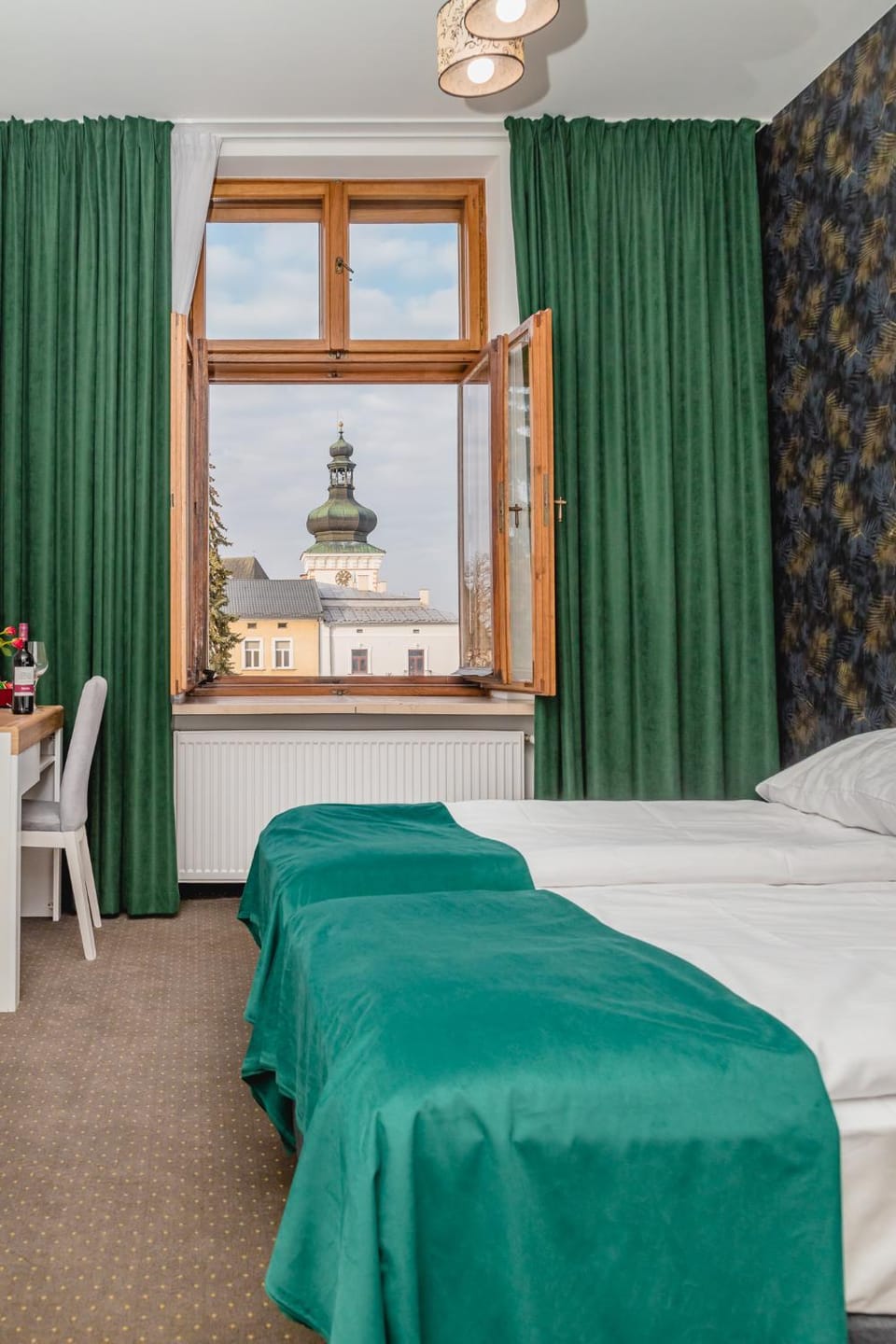 Bed, View (from property/room), View (from property/room), Photo of the whole room, Bedroom, City view