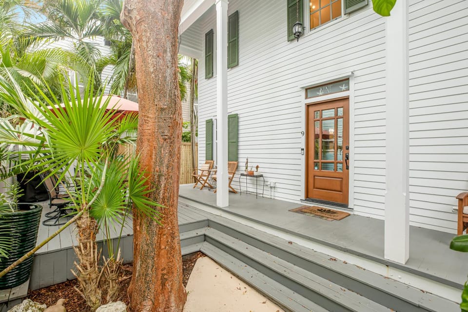 KW335WK Dancing Palms House in Key West