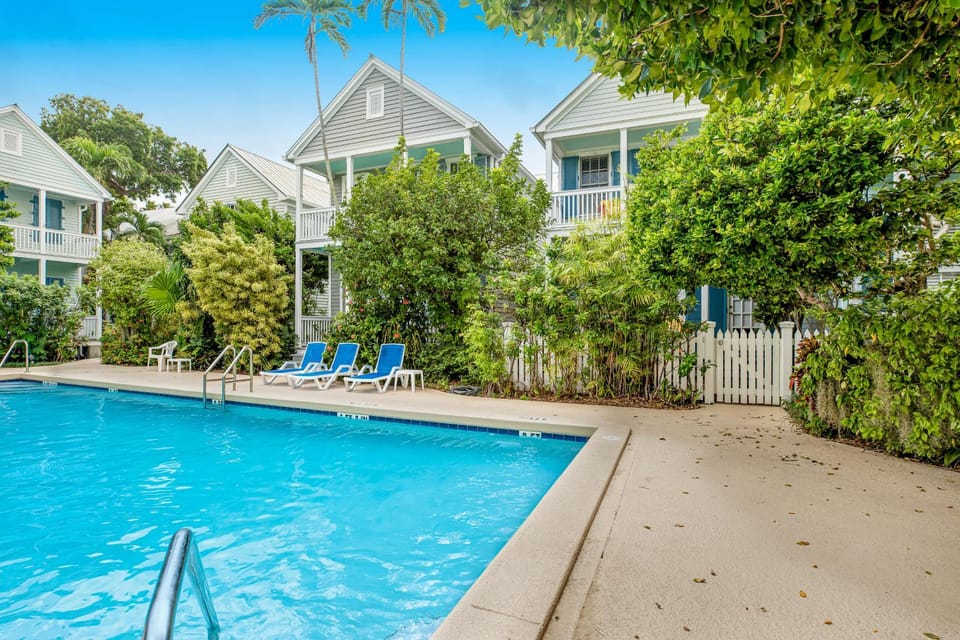 KW335WK Dancing Palms House in Key West