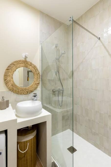 Shower, Bathroom