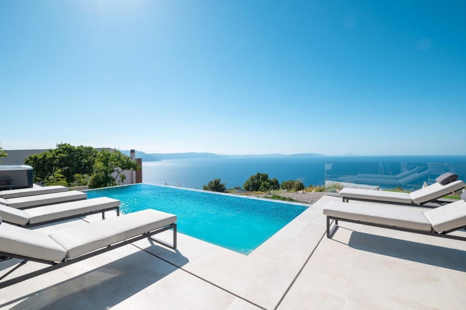 Sea view, Swimming pool