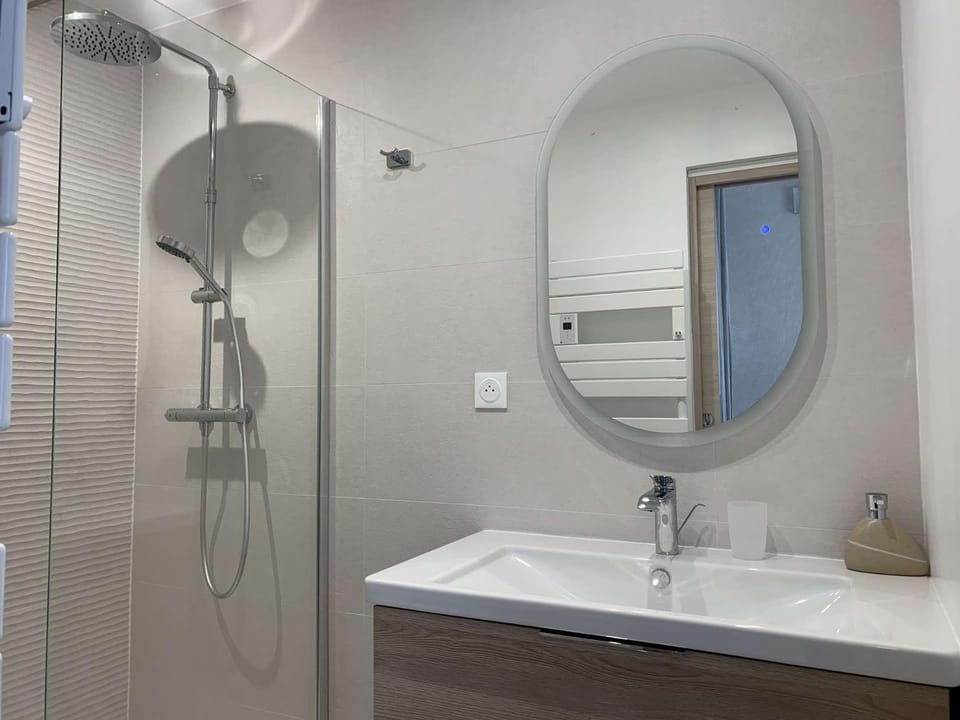 Maison avec jardin, WIFI à 600m de la mer à TREGASTEL - Réf 58 Villa in Trégastel