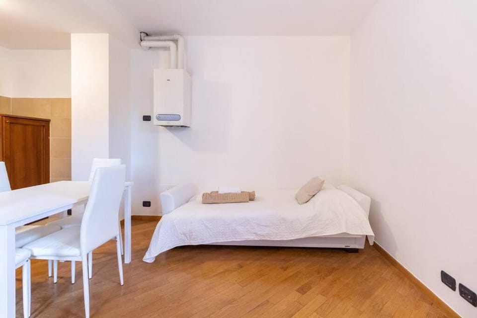 Bed, Living room